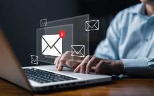 memilih email untuk author jurnal