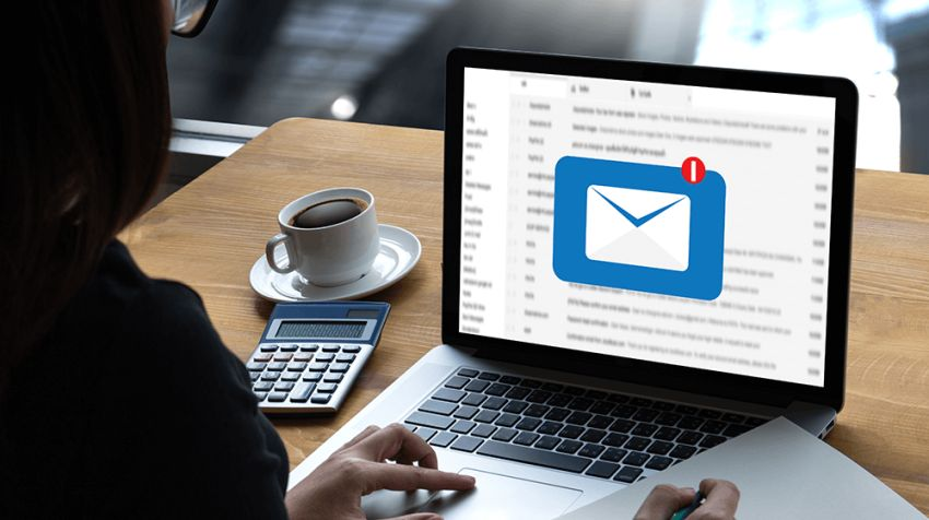 memilih email untuk author jurnal
